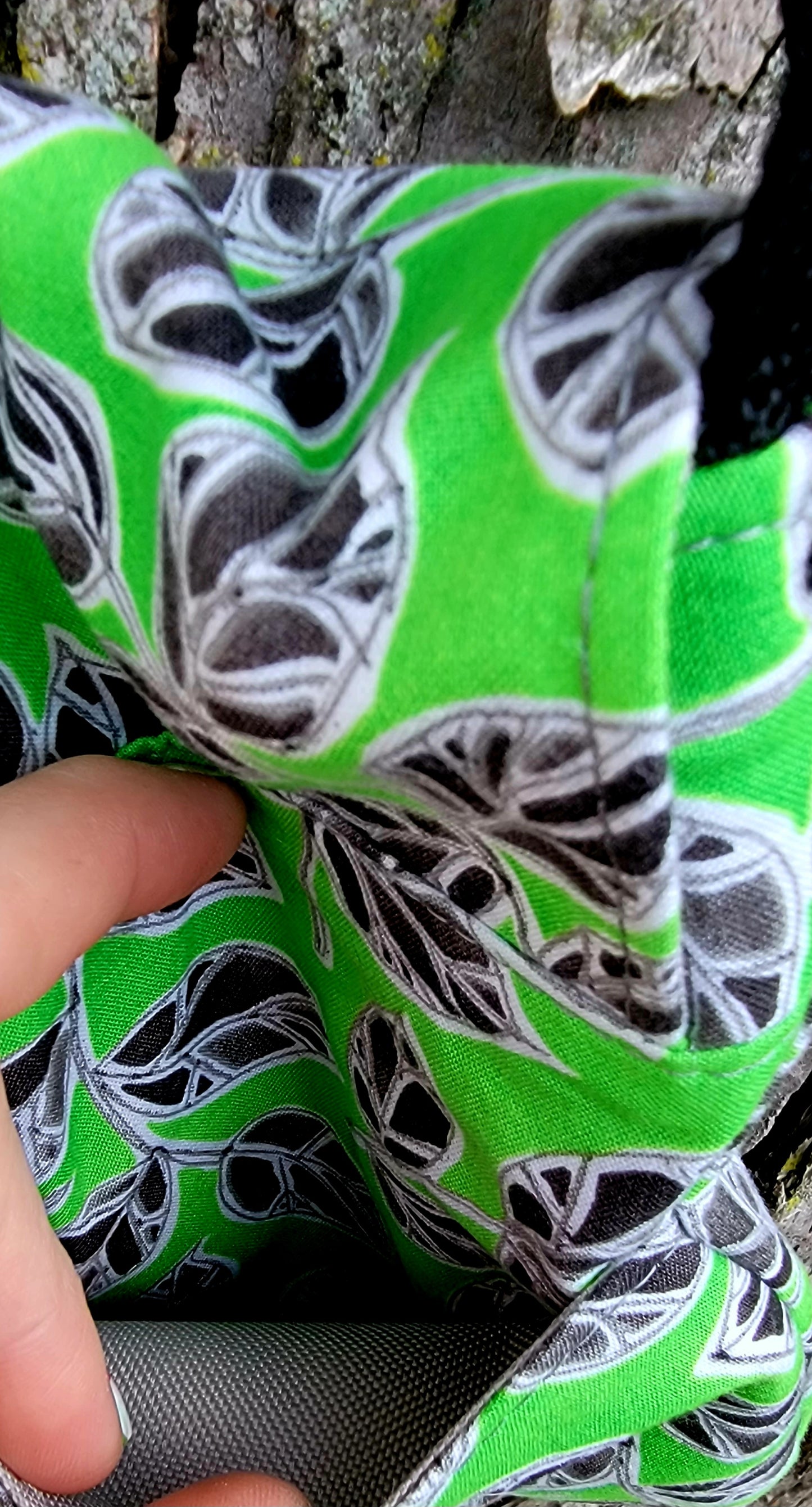 Small Plant Purse Green with Black Leaves